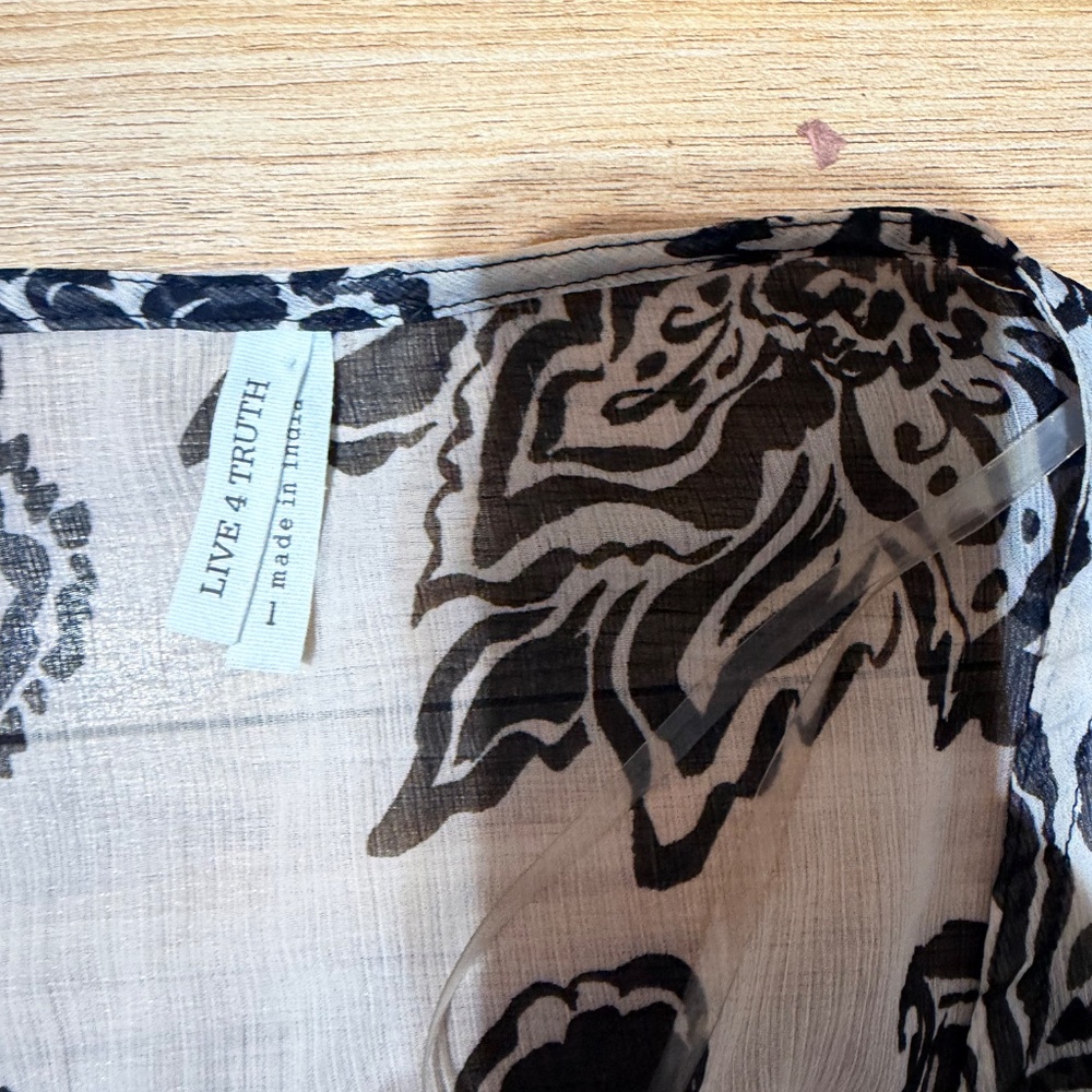 Pullover - Picture 2 of 2